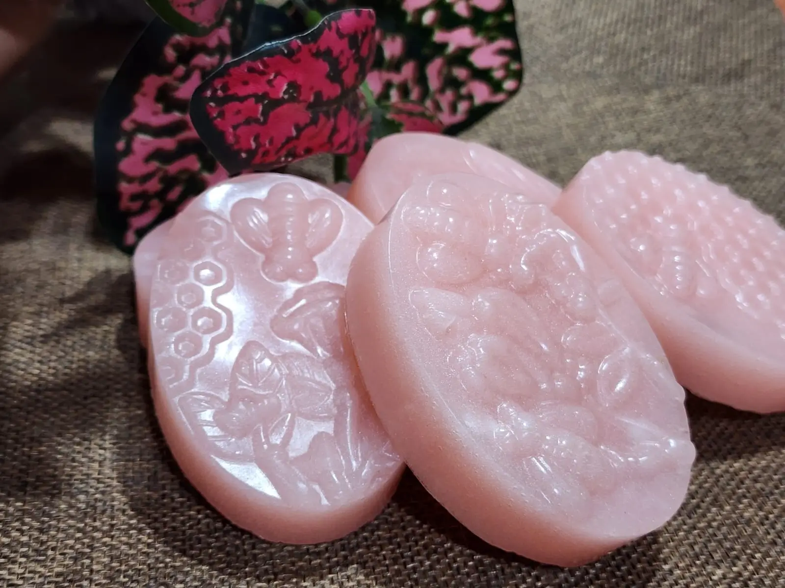 Lush di Vie handmade brightening soap with glutathione, kojic acid and rice flour — Pakistan